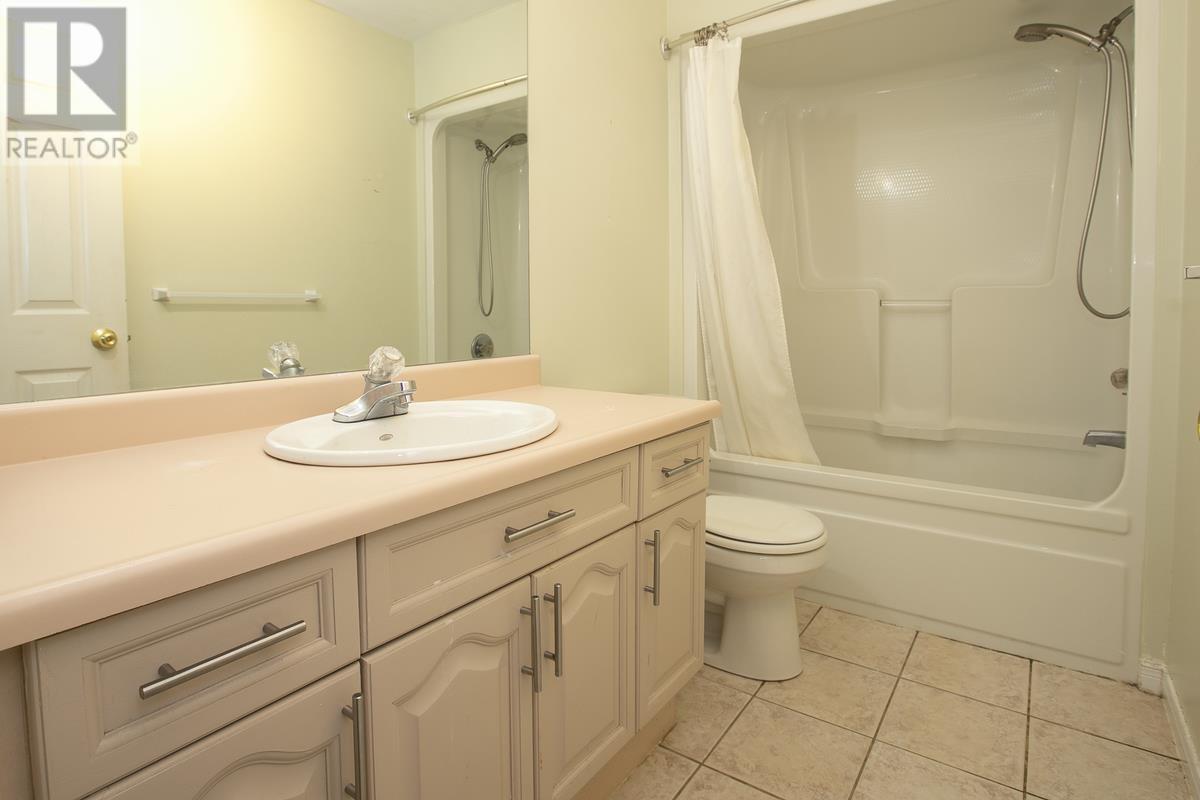 987 Lake ST - Image 29