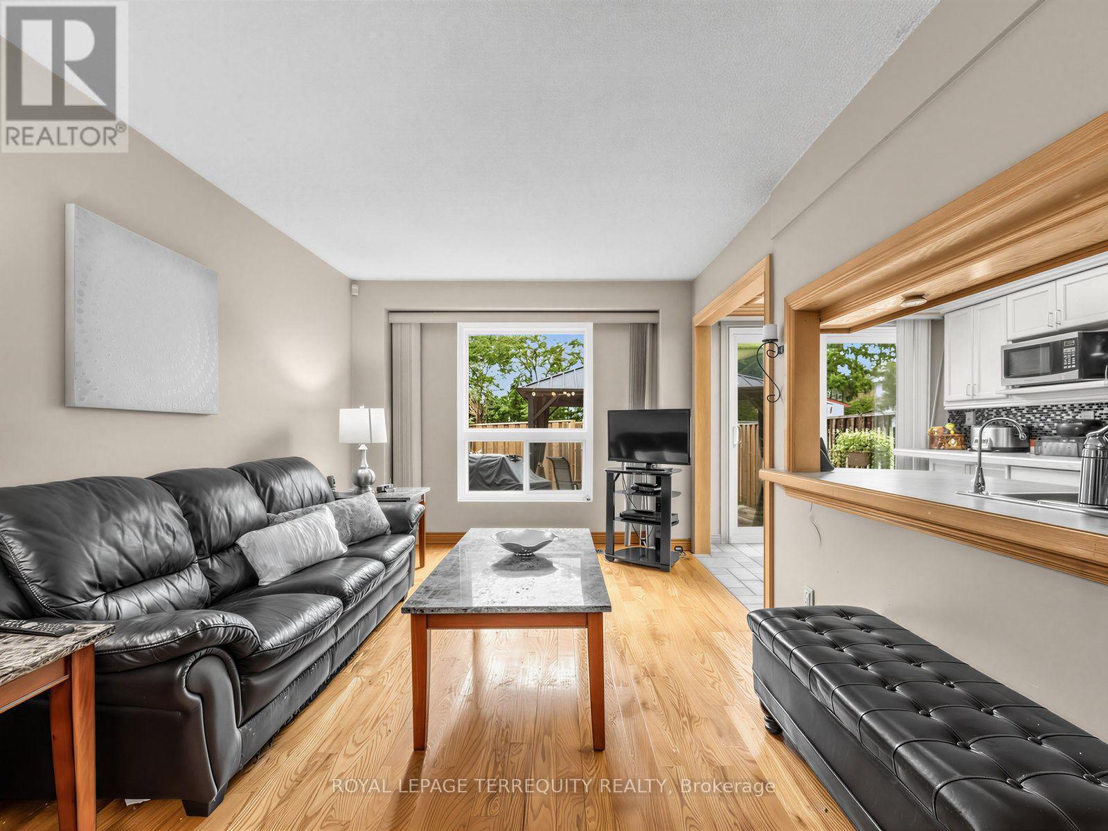 #19 1330 TROWBRIDGE DRIVE - Image 7