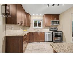 Living room - 30 Bartley Crescent, Ottawa, ON K2J2J7 Photo 11
