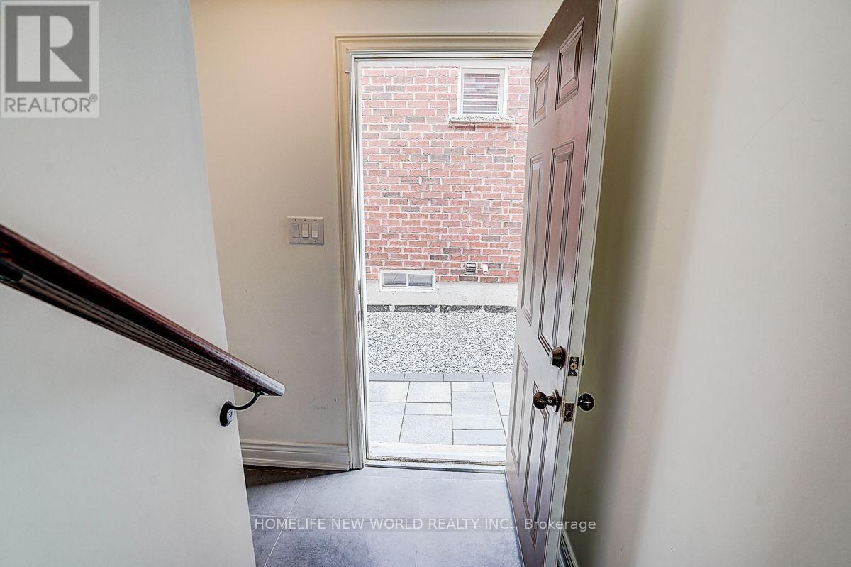 39 JAMES PARROTT AVENUE - 33