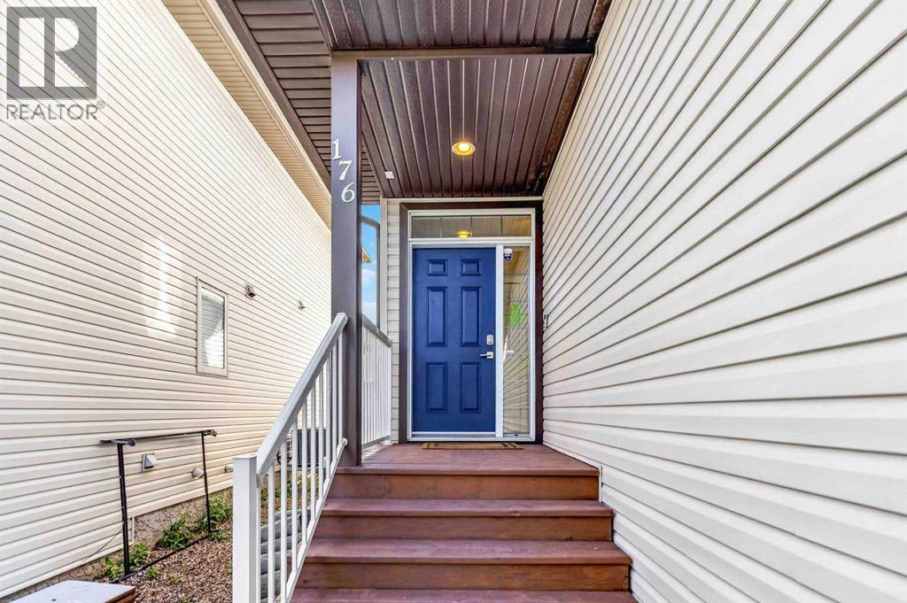 176 Hawthorn Way - 2