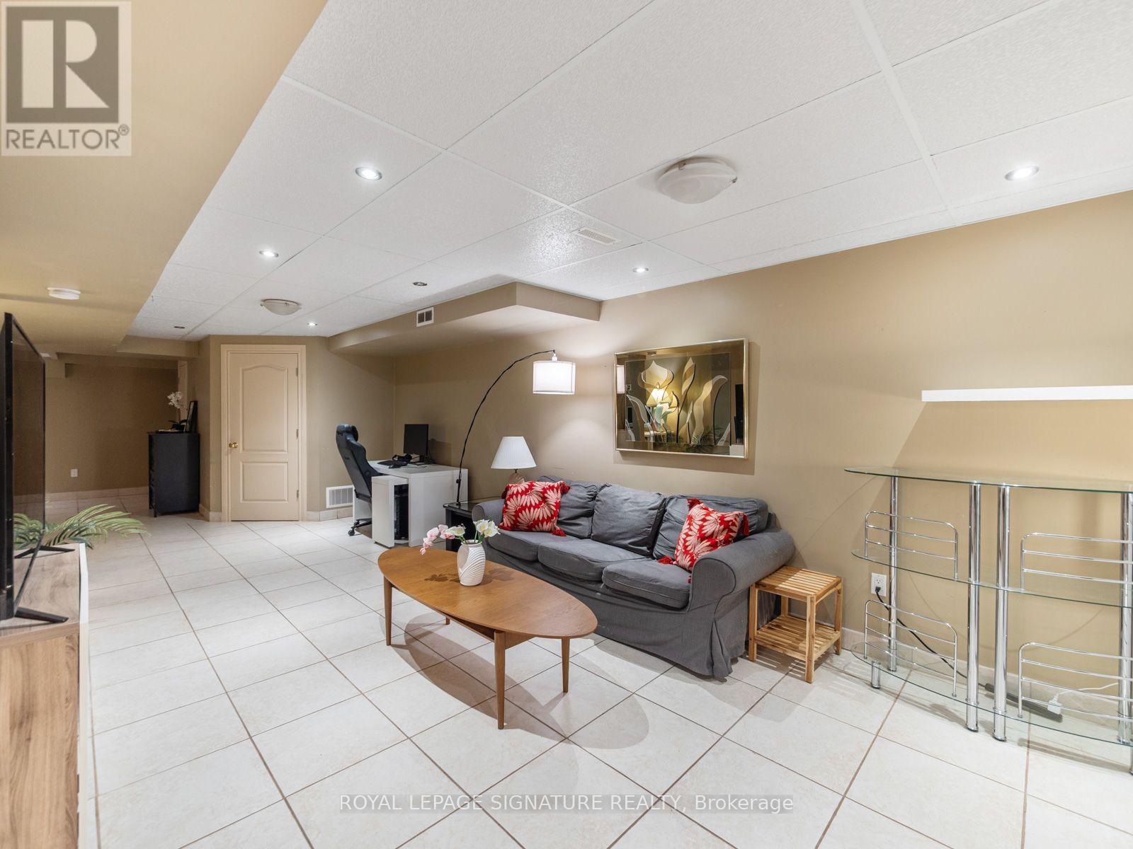 26 TOMSCOT AVENUE - Image 33