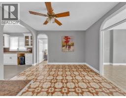 677 Marentette Unit# Upper, Windsor, ON N9A1Z3 Photo 16
