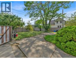 677 Marentette Unit# Upper, Windsor, ON N9A1Z3 Photo 26