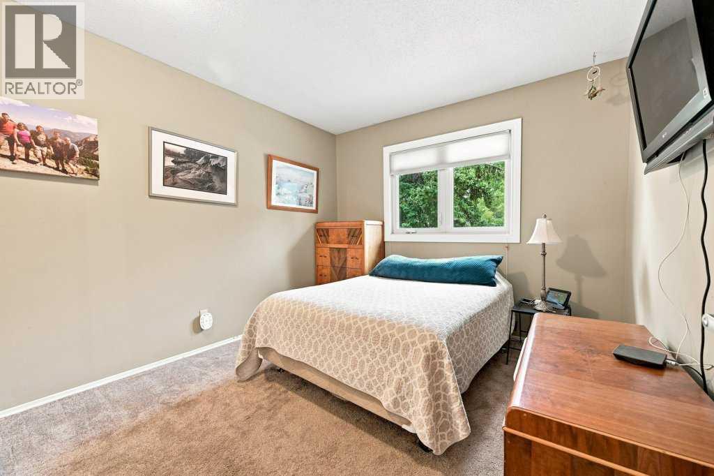 6 Varcourt Place NW - 27