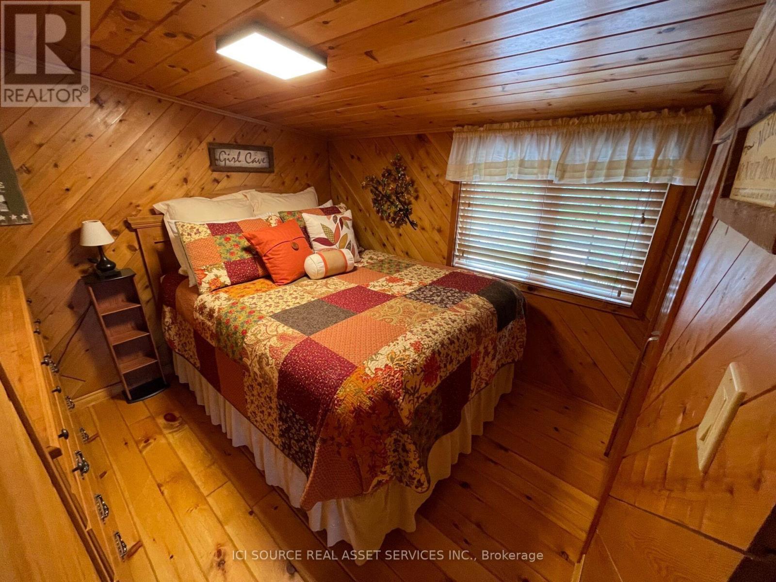 1186 FANTHAM ROAD - 21