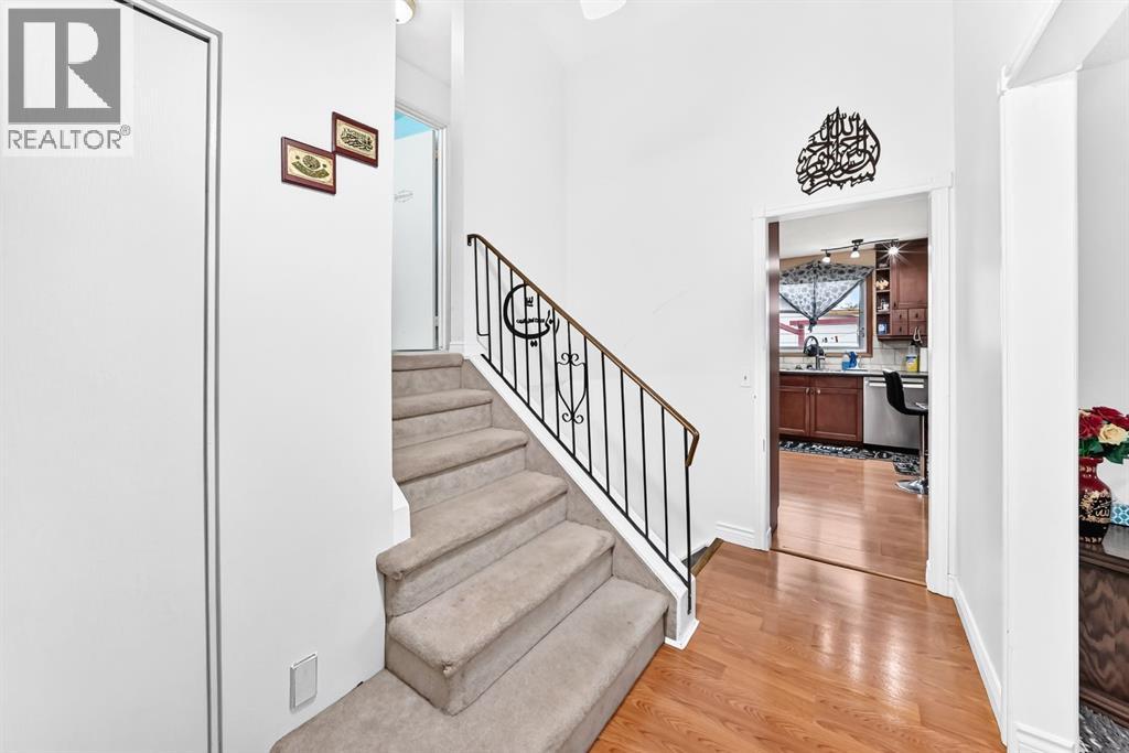 983 Rundlecairn Way NE - 11