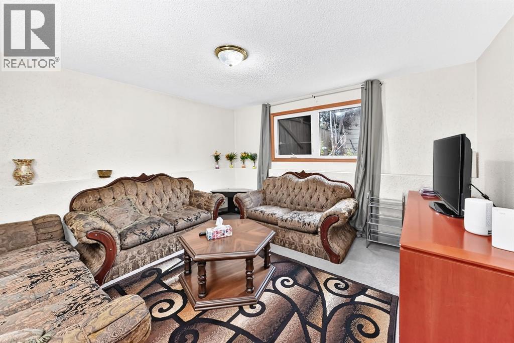 983 Rundlecairn Way NE - 20