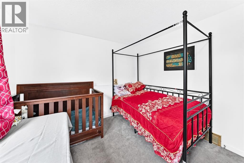 983 Rundlecairn Way NE - 22