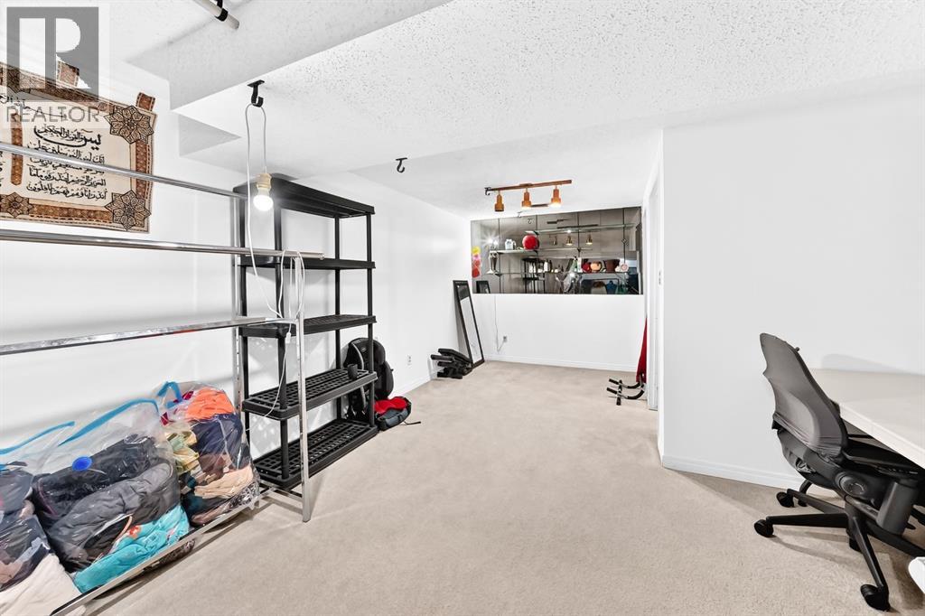 983 Rundlecairn Way NE - 26