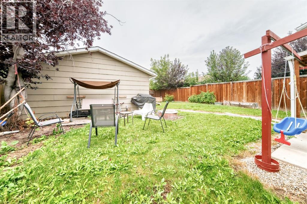 983 Rundlecairn Way NE - 32