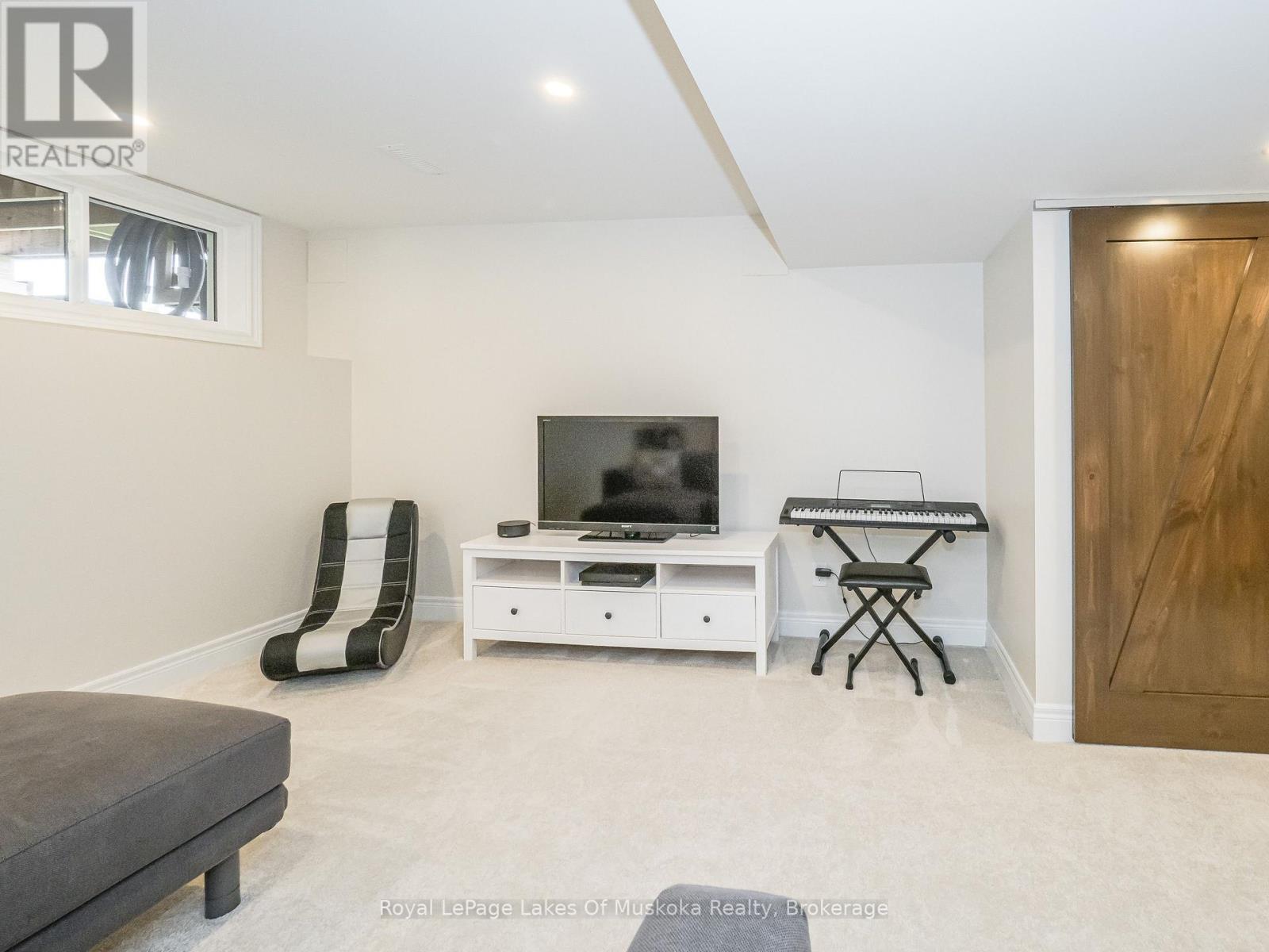 85 DOUGLAS DRIVE - Image 27