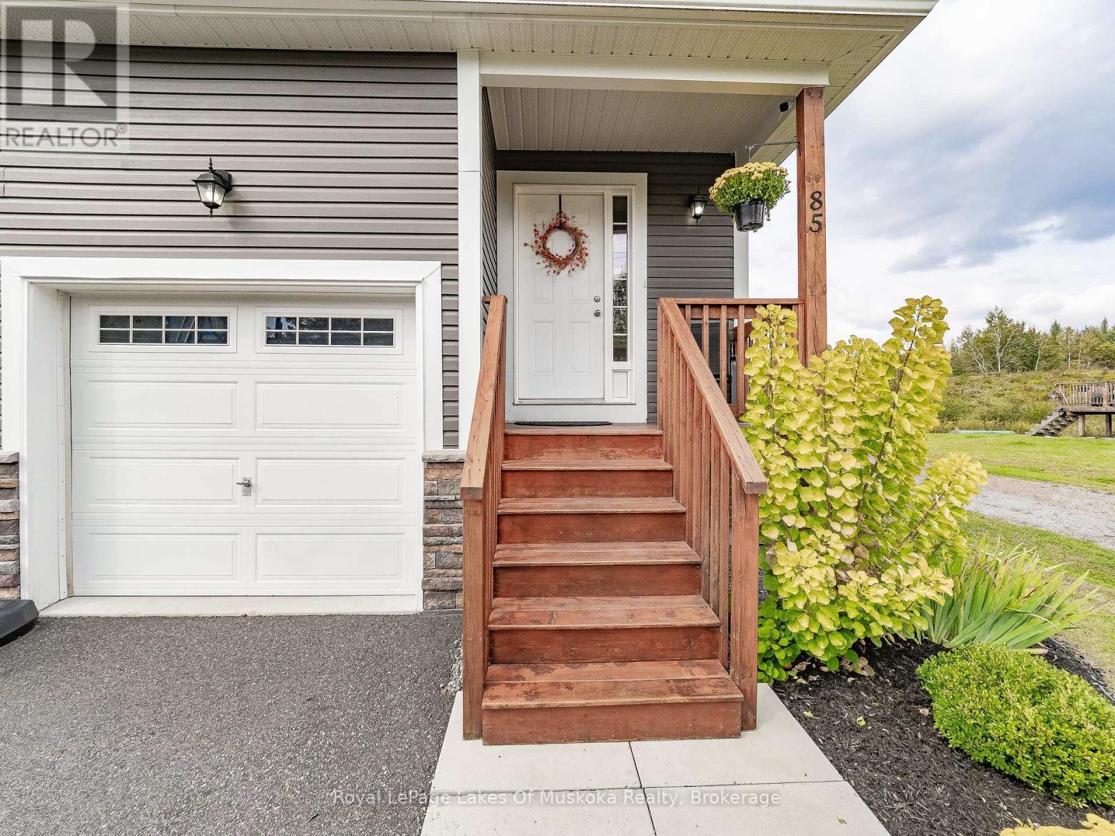 85 DOUGLAS DRIVE - Image 3
