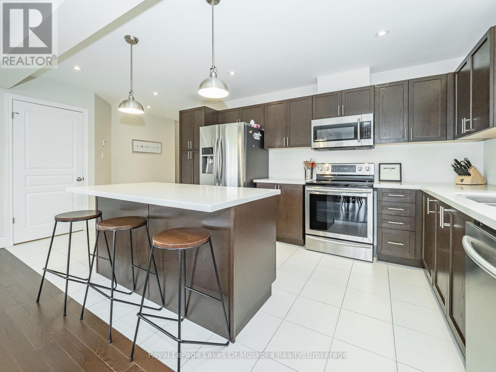 85 DOUGLAS DRIVE - 9