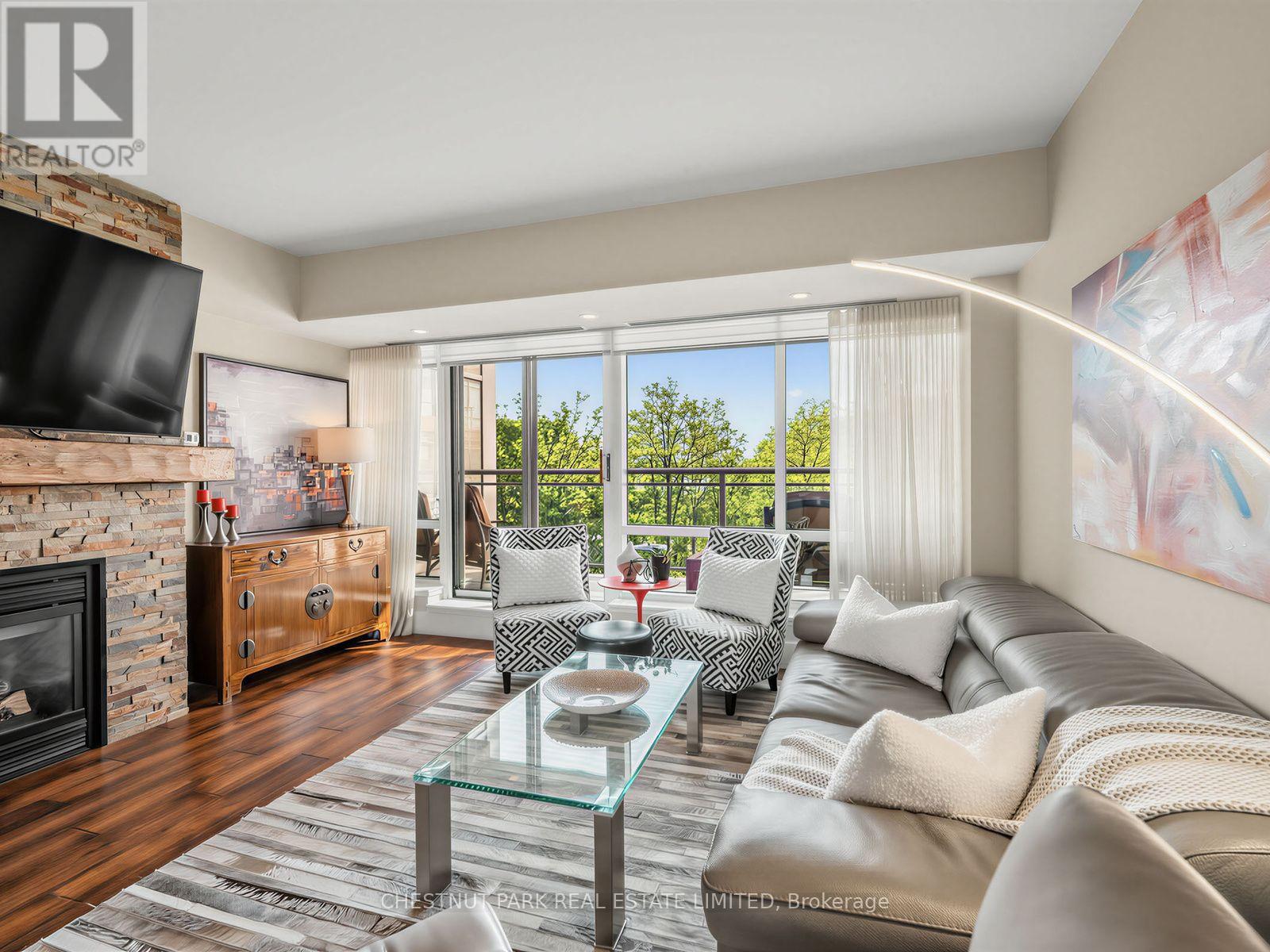 #318W 500 QUEENS QUAY - 7