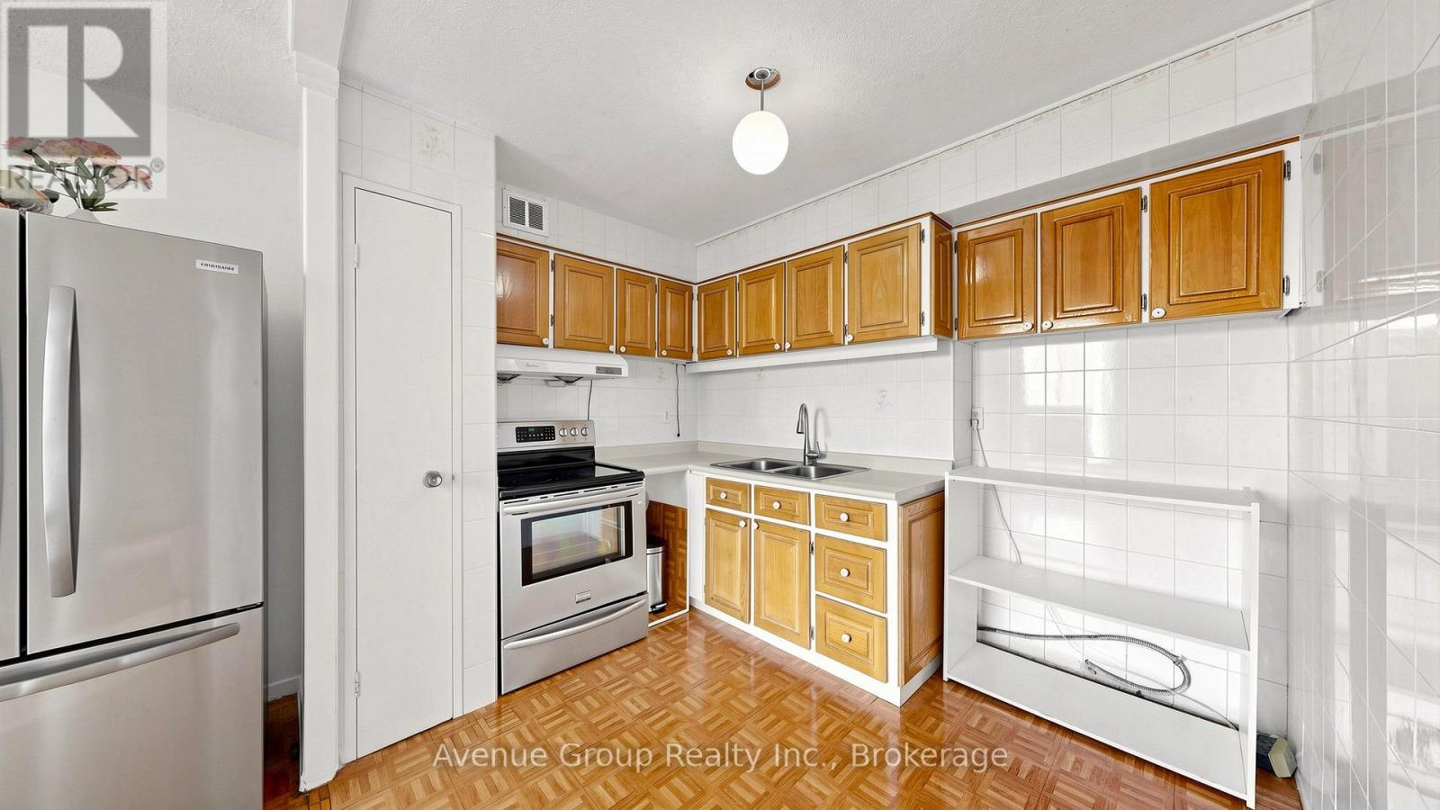 #417 4673 JANE STREET - Image 17