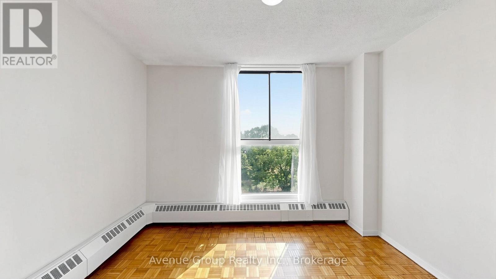 #417 4673 JANE STREET - 27
