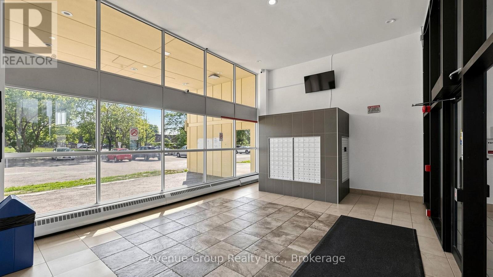 #417 4673 JANE STREET - 3