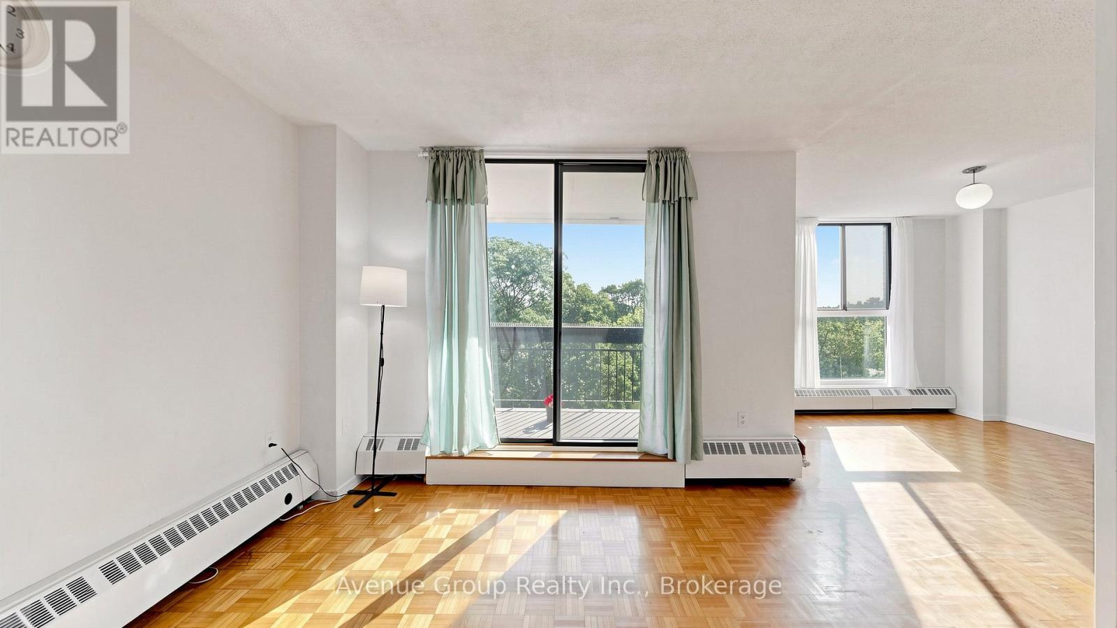 #417 4673 JANE STREET - Image 9