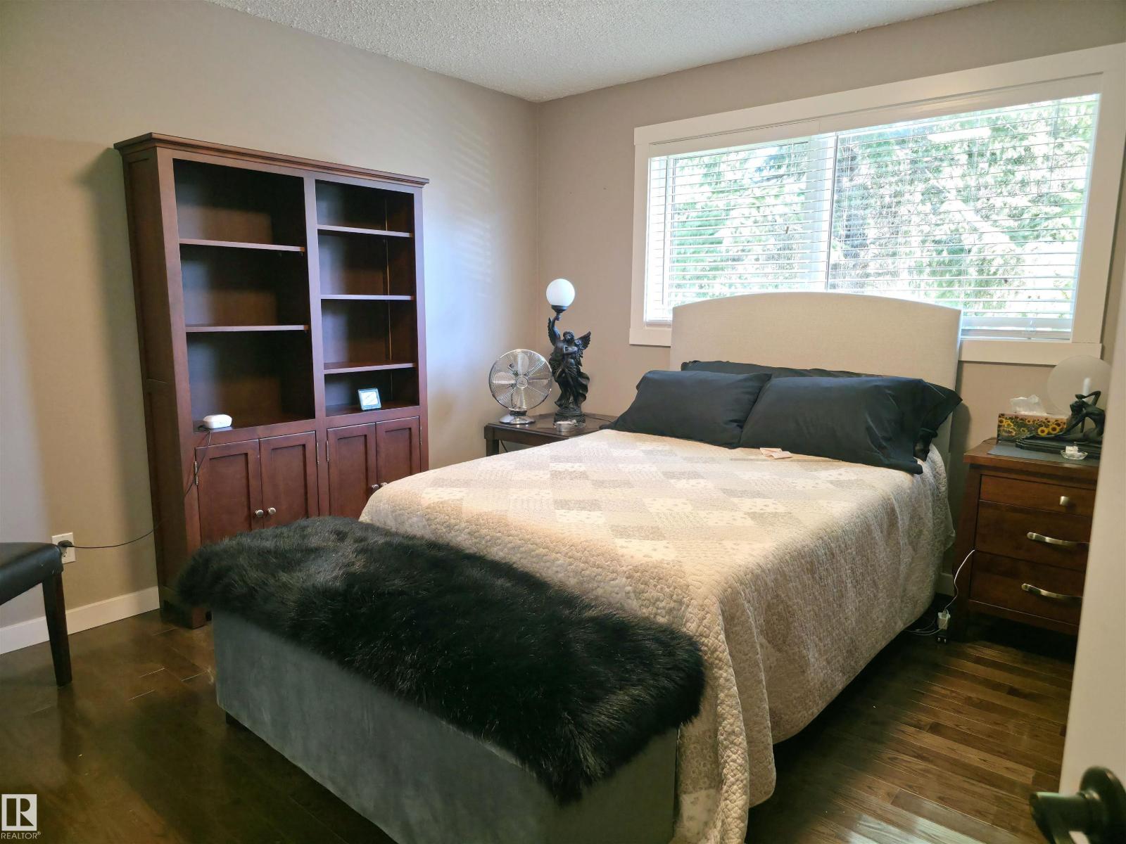10543 109 ST - 19