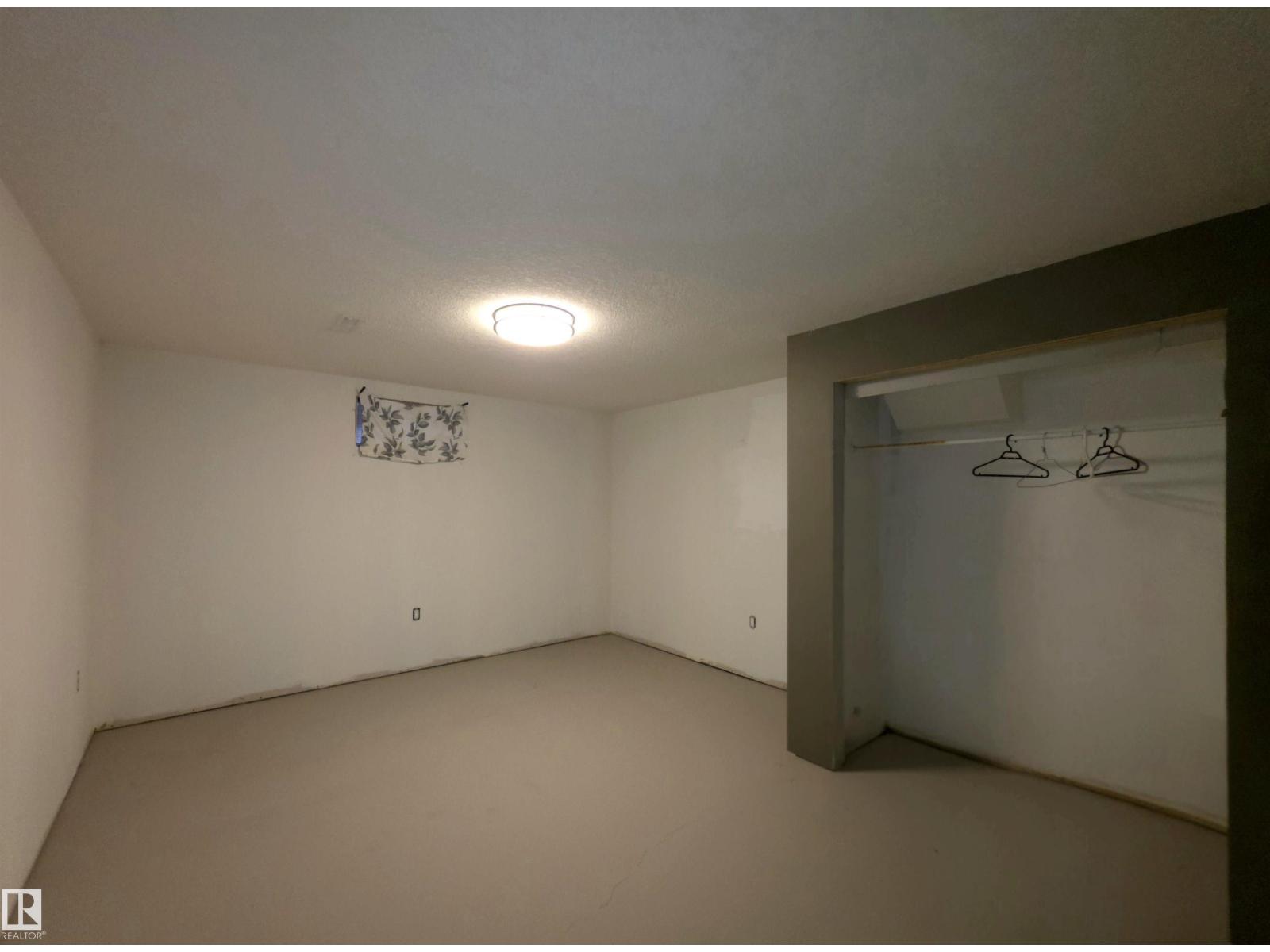 10543 109 ST - 22