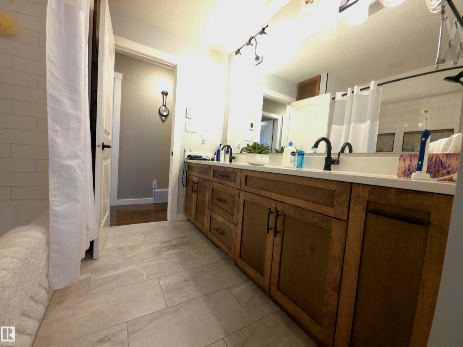 10543 109 ST - Image 24