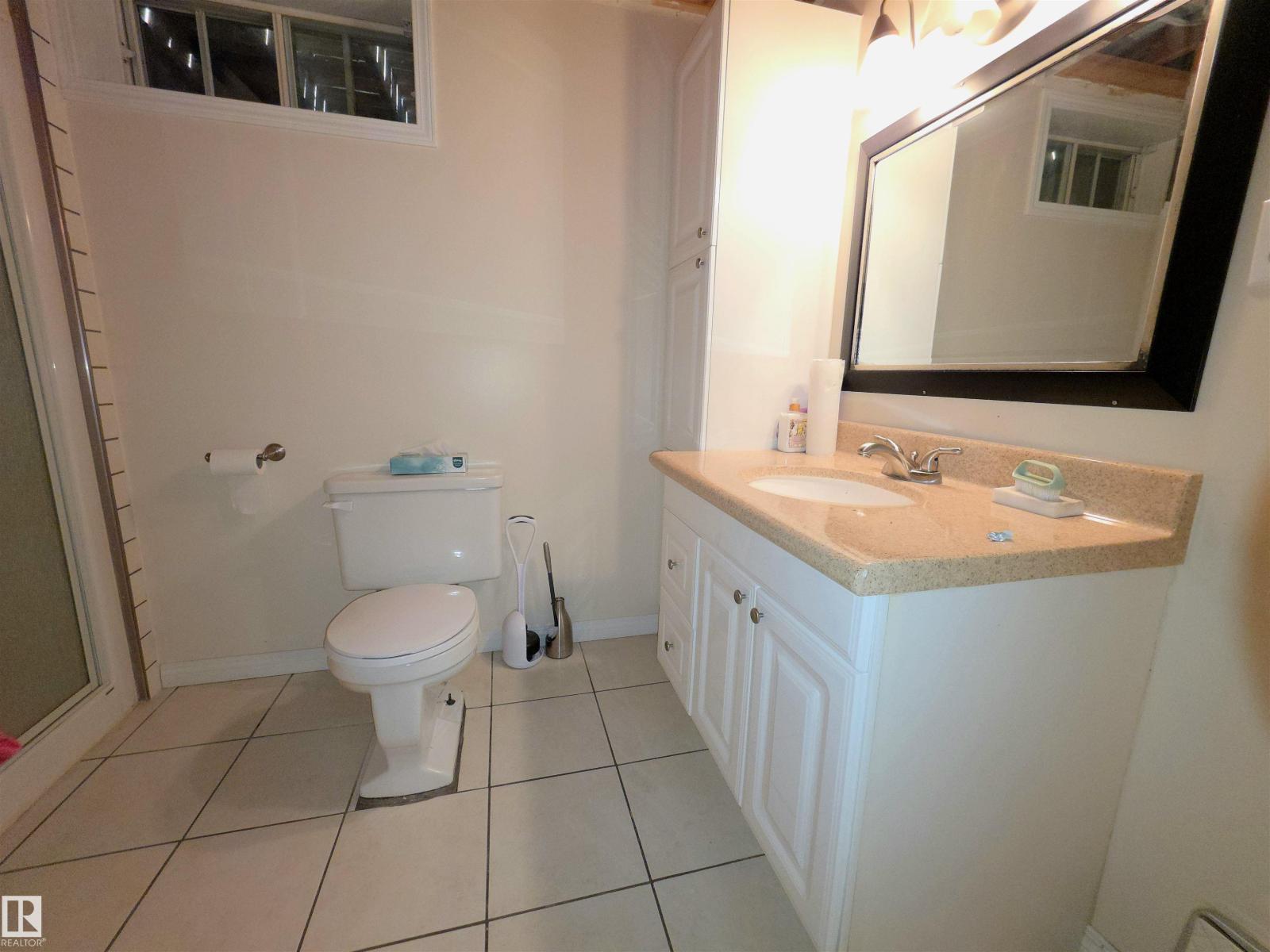 10543 109 ST - 32