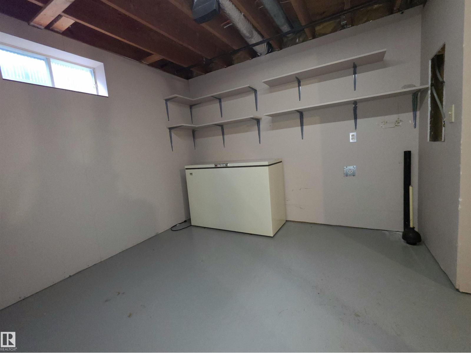 10543 109 ST - 36