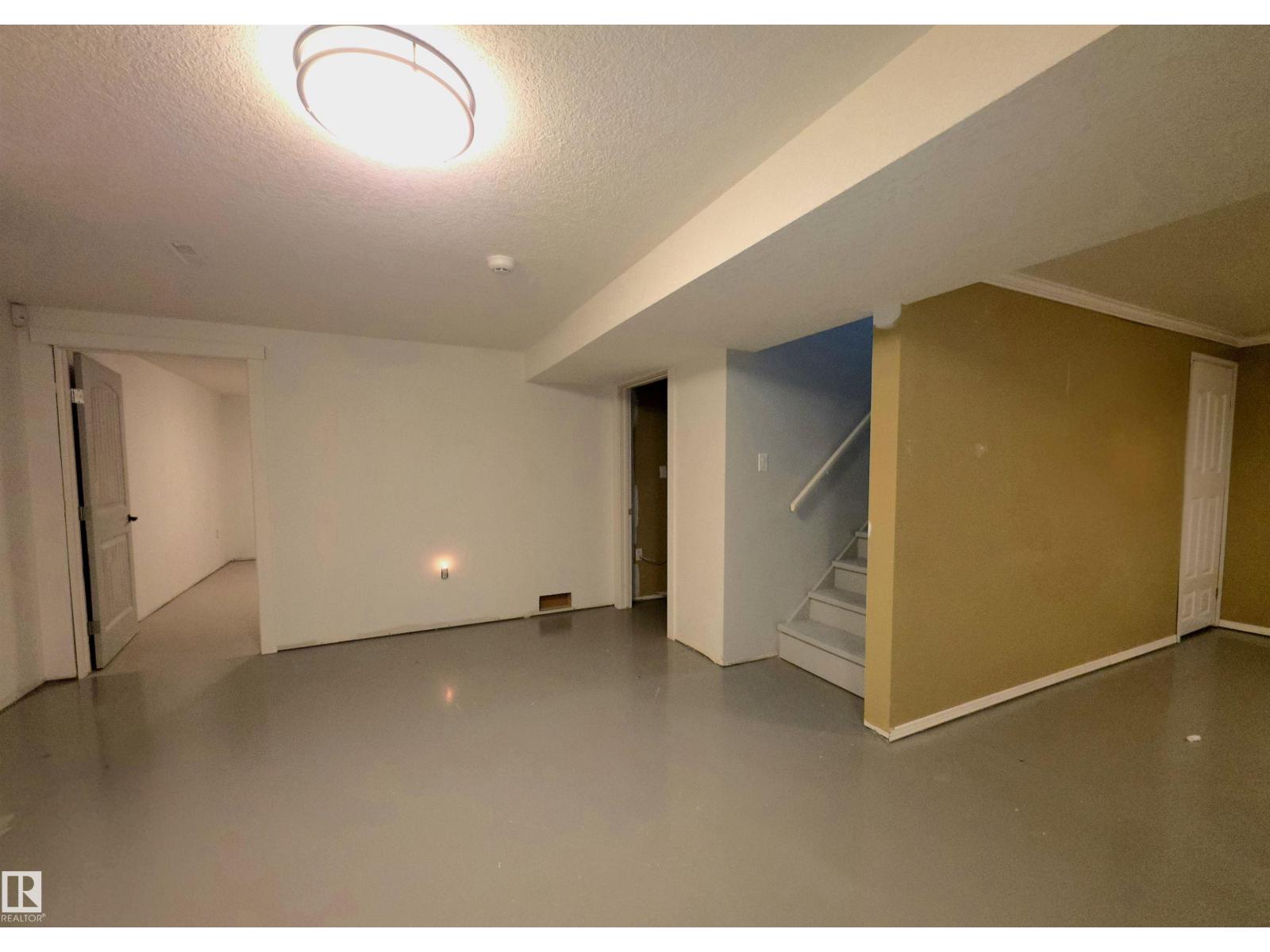 10543 109 ST - 38