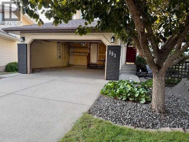 151 Riverside Mews SE - 2