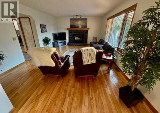 151 Riverside Mews SE - 16