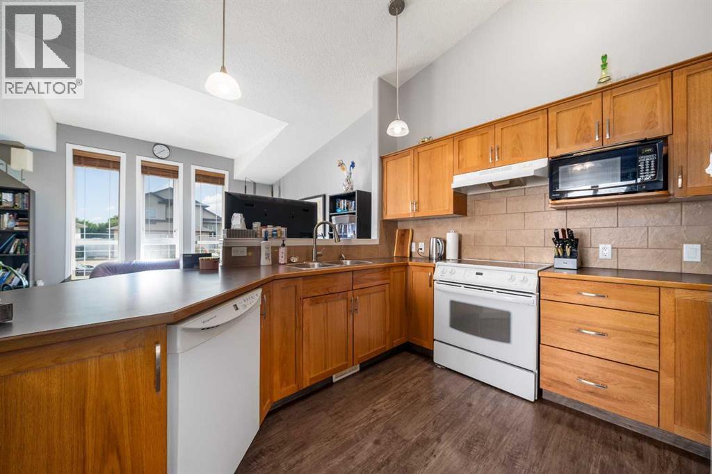 96 Northlands Crescent NE - 10