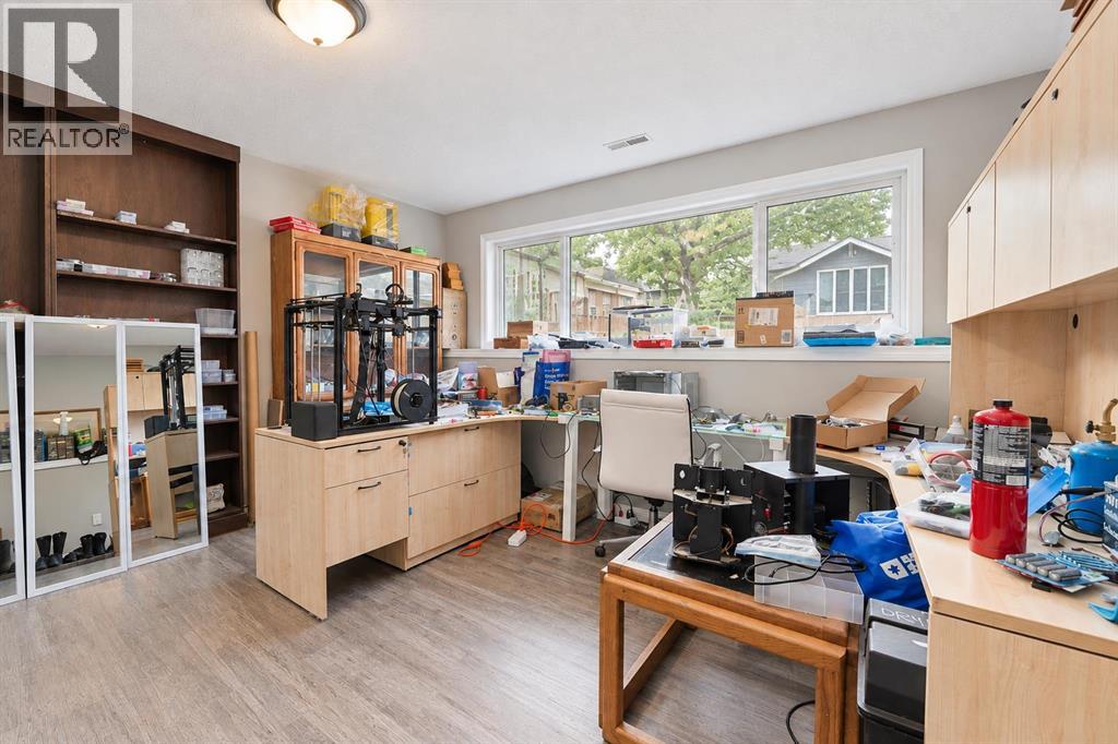 96 Northlands Crescent NE - 22