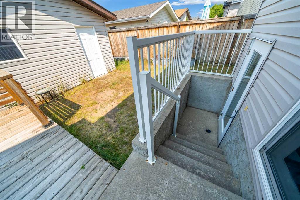 96 Northlands Crescent NE - 33