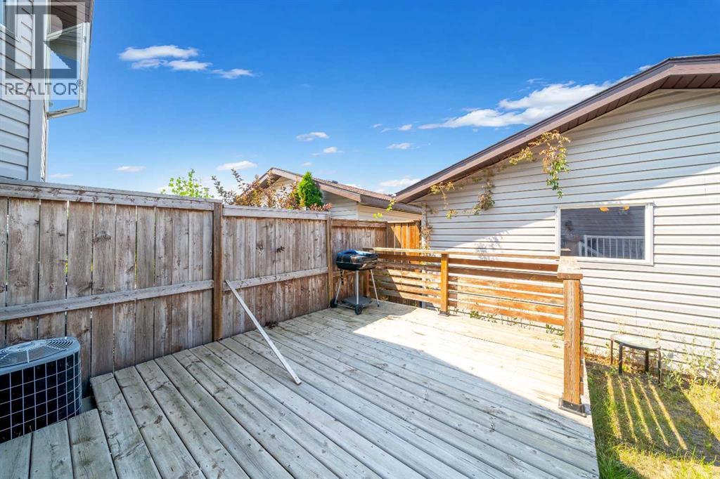 96 Northlands Crescent NE - 34