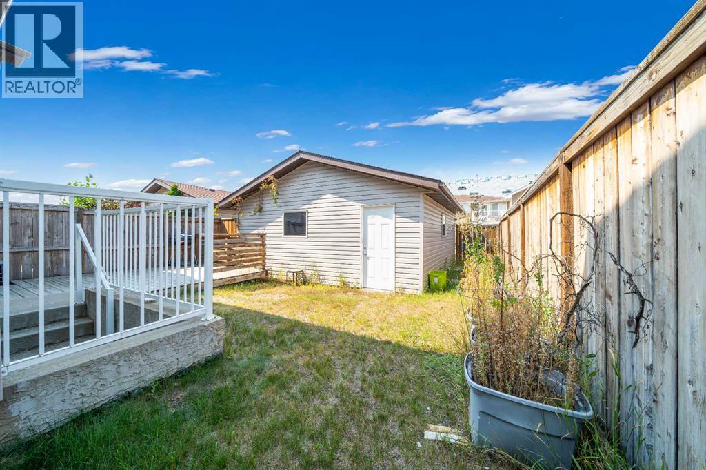 96 Northlands Crescent NE - 37