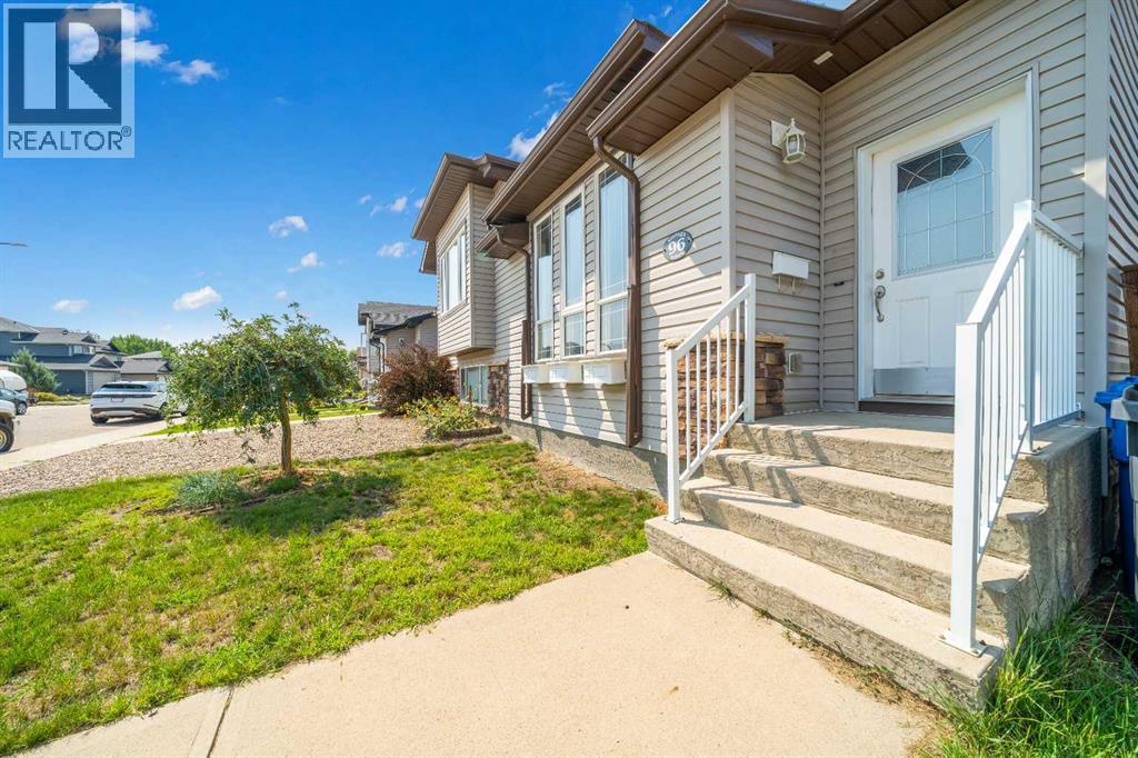 96 Northlands Crescent NE - 4