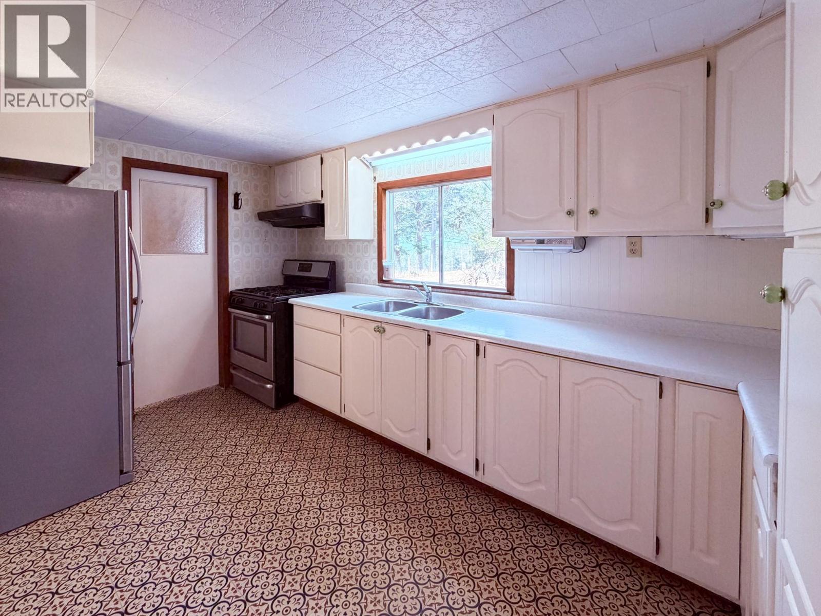 5740 95 Highway, Edgewater