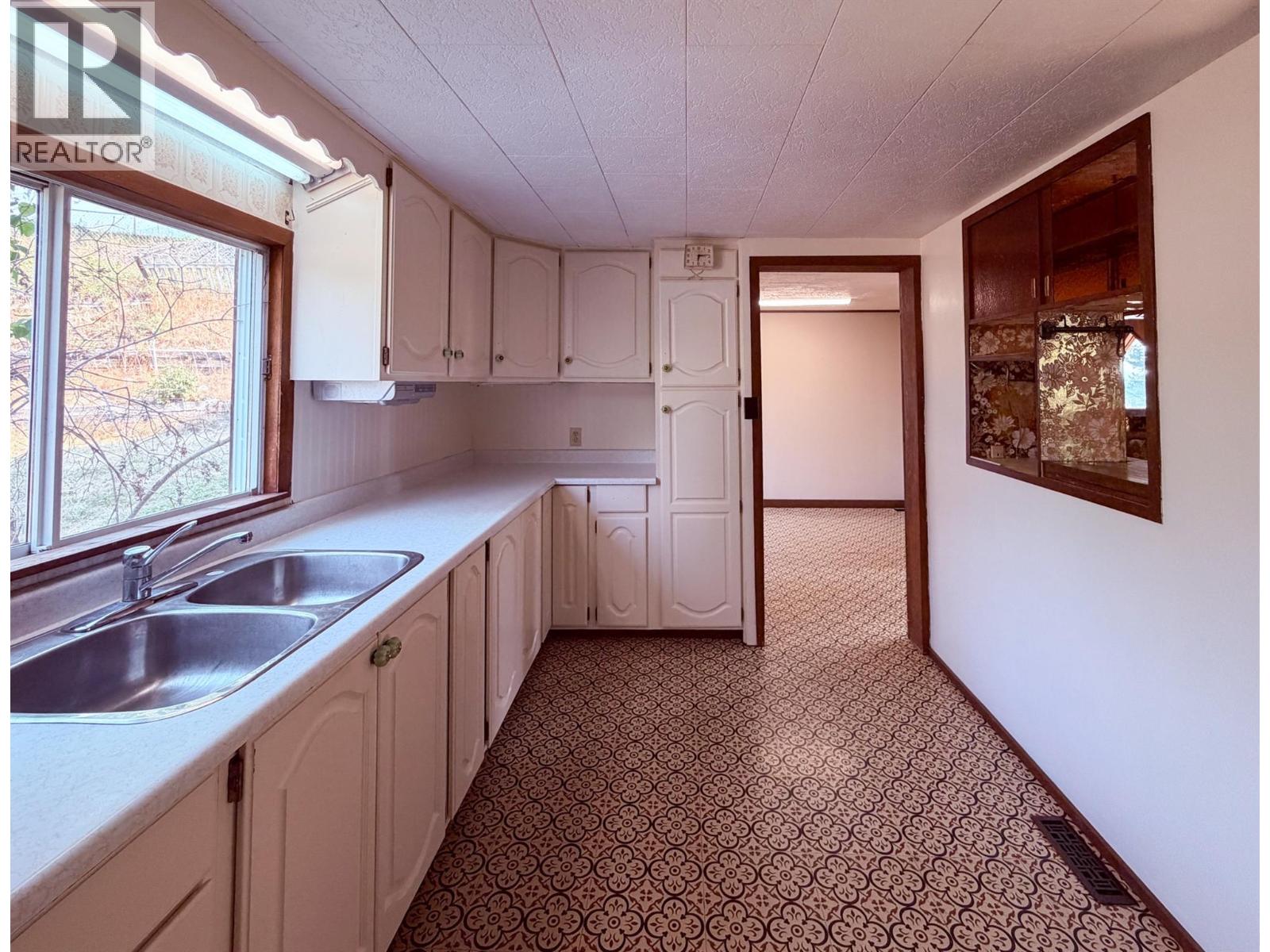 5740 95 Highway, Edgewater