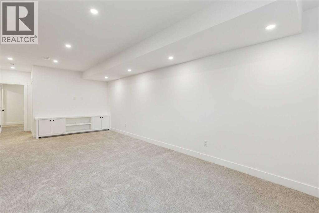 4920 21 Avenue NW - Image 35