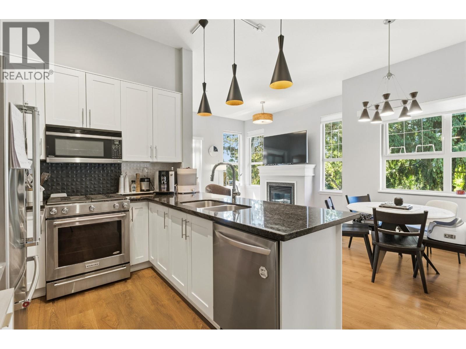 2408 4625 VALLEY DRIVE