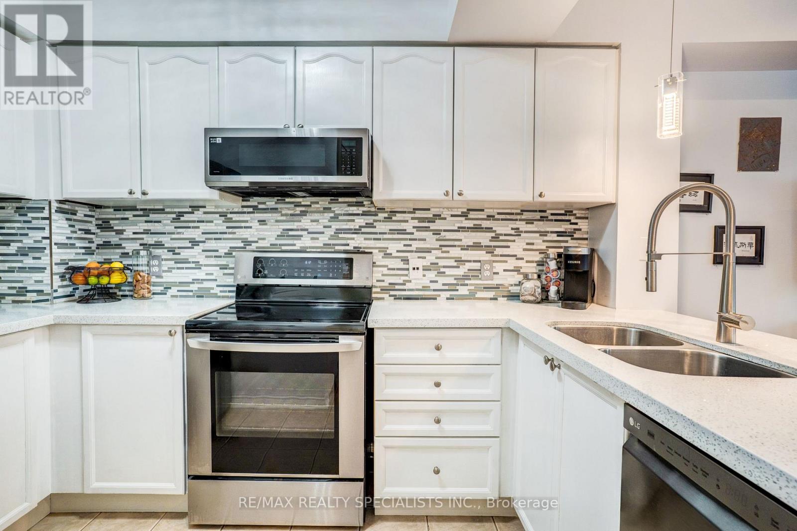 #11 615 SHORELINE DRIVE - 11
