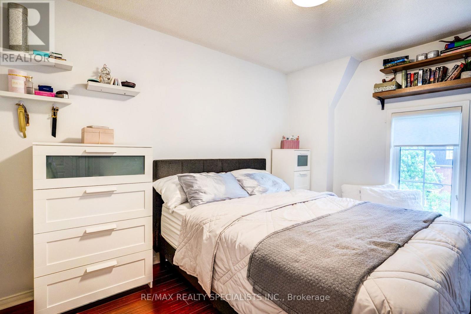 #11 615 SHORELINE DRIVE - 14