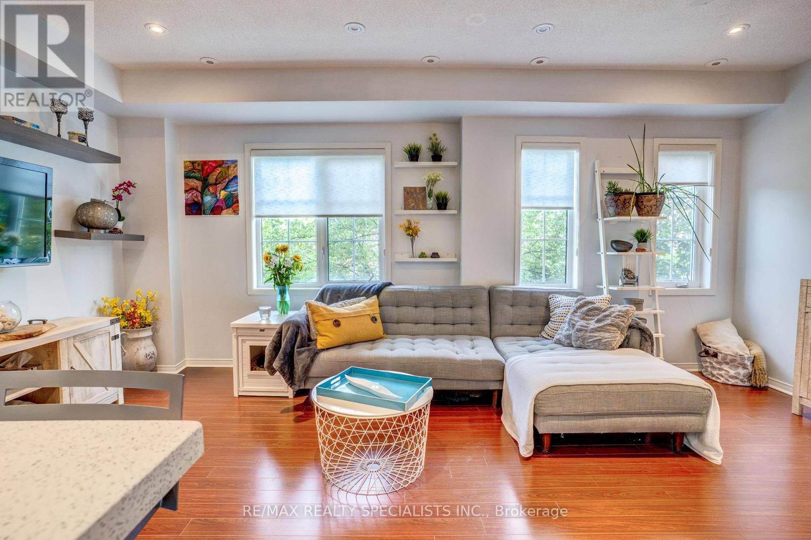 #11 615 SHORELINE DRIVE - 4