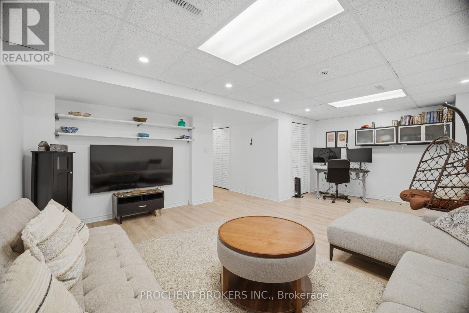 879 BRASSARD CIRCLE - Image 39