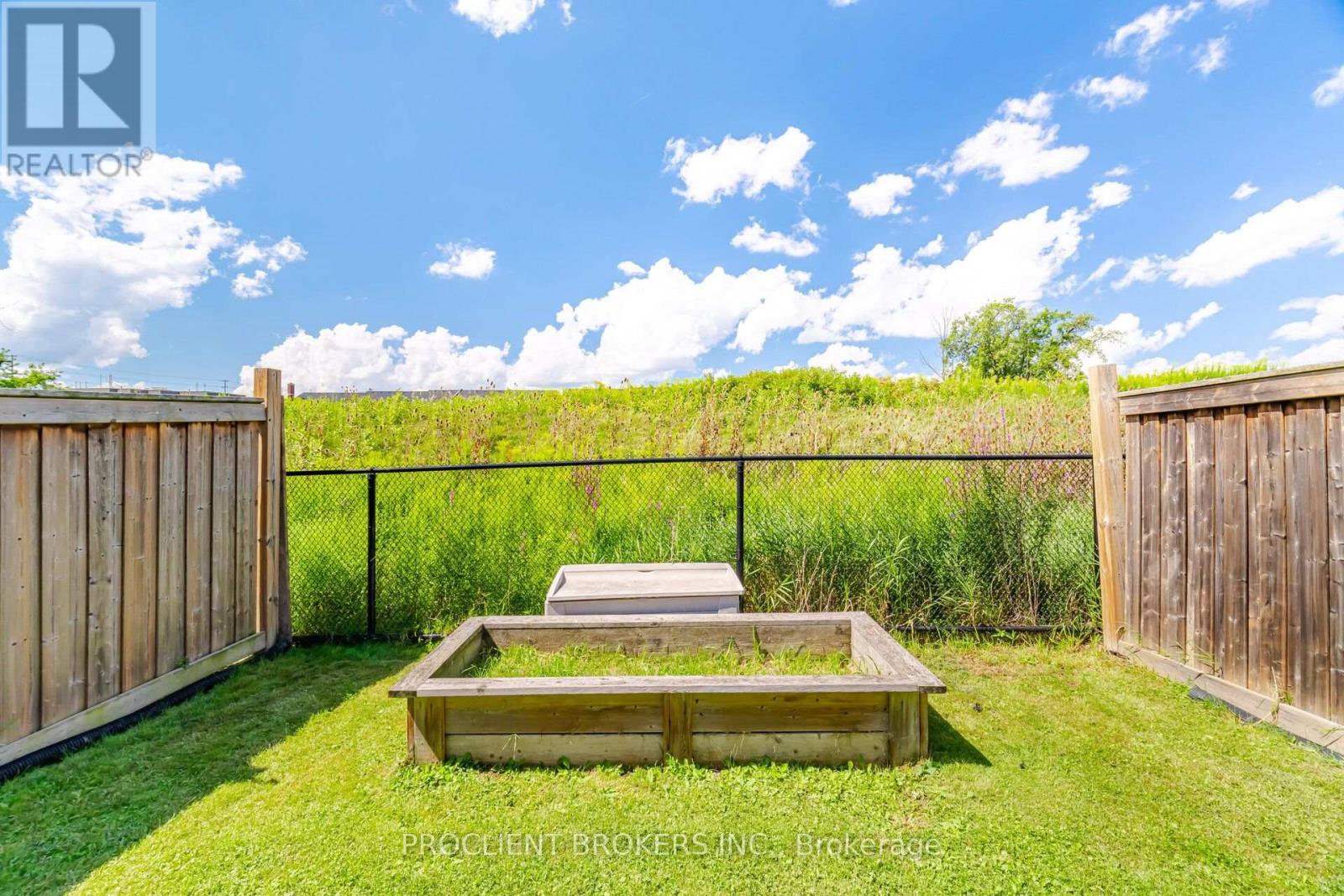 879 BRASSARD CIRCLE - 45
