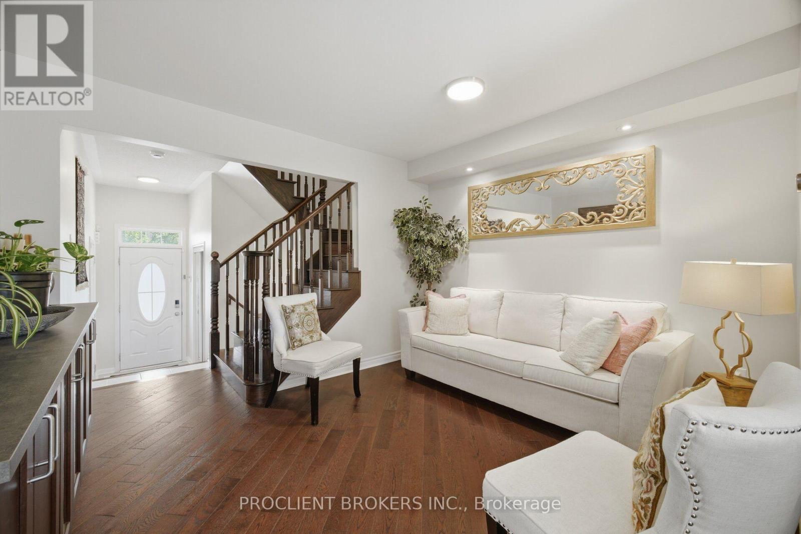 879 BRASSARD CIRCLE - Image 7