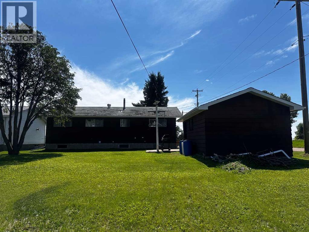 Listing photo – 5240 50 Avenue, Holden