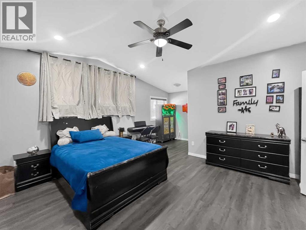 6414 112 Street - 19