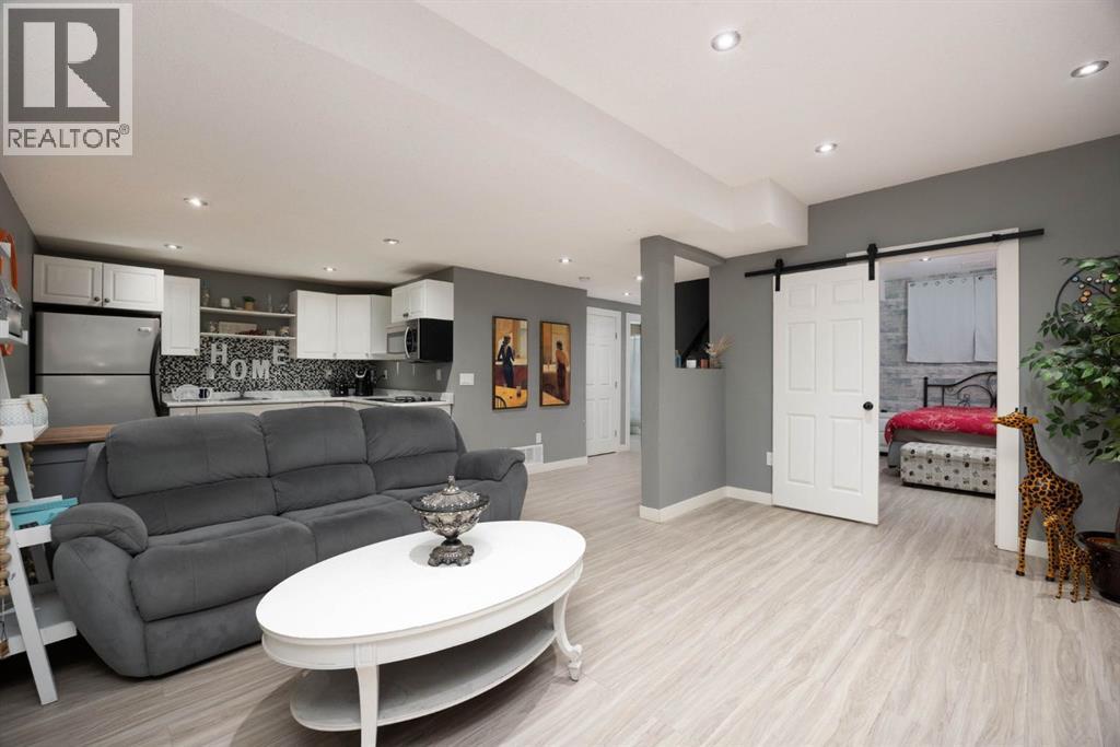 104 Crane Rise - Image 25